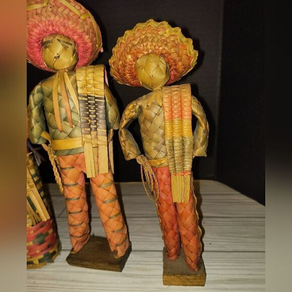 Vintage Woven Figurine Family Set Of 5 Cowboy Villagers In Sombrero Basket Weave - Picture 4 of 12